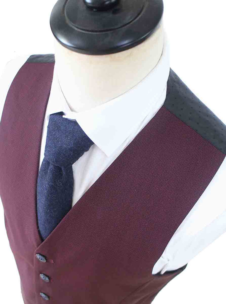 TRAJE DE 3 PIEZAS DE ESTAMPADO OJO DE PERDIZ ROJO VINO