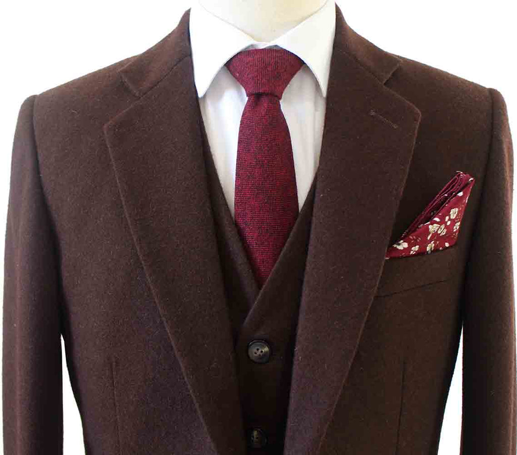 TRAJE DE 3 PIEZAS DE TWEED DE SARGA MARRÓN