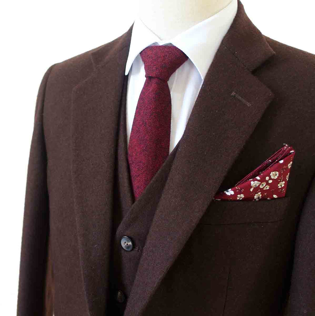 TRAJE DE 3 PIEZAS DE TWEED DE SARGA MARRÓN