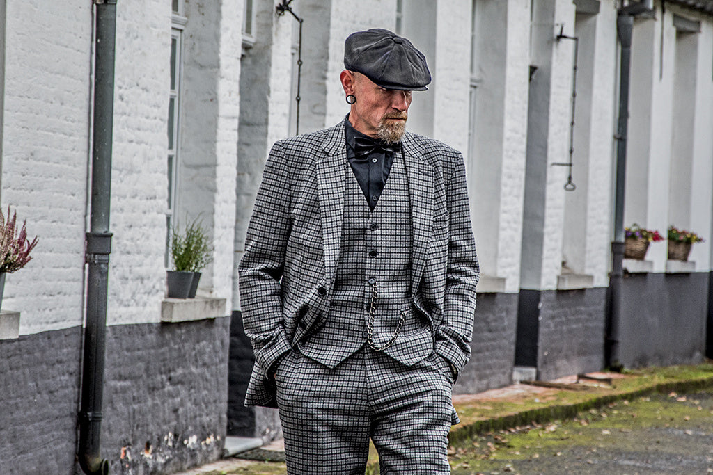 BDtailormade GREY HOUNDSTOOTH TWEED 3 PIECE - BDtailormade TWEED SUITStweedmaker hockerty menstweedsuit