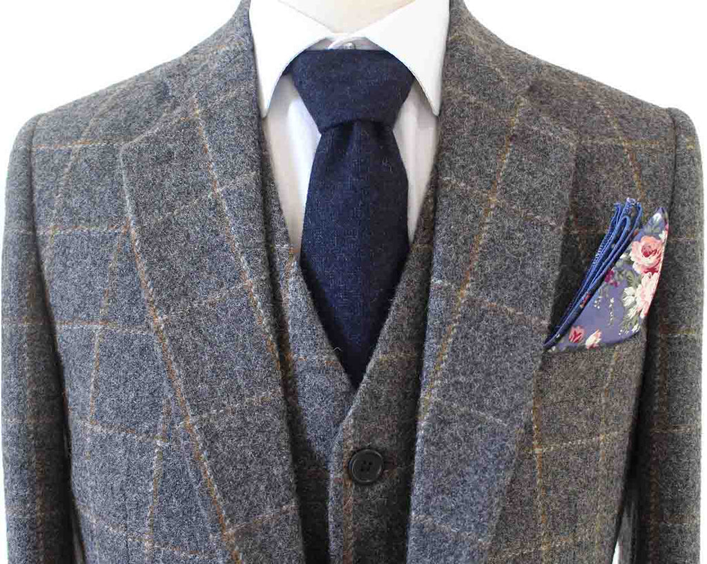 TRAJE DE TWEED DE 3 PIEZAS CON CUADROS GRISES