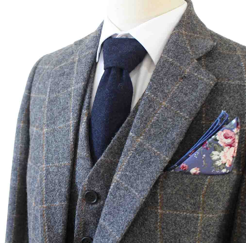 TRAJE DE TWEED DE 3 PIEZAS CON CUADROS GRISES