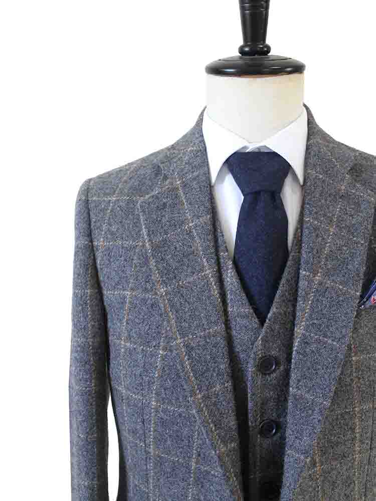 TRAJE DE TWEED DE 3 PIEZAS CON CUADROS GRISES