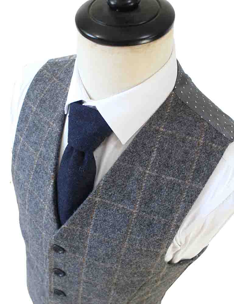 TRAJE DE TWEED DE 3 PIEZAS CON CUADROS GRISES